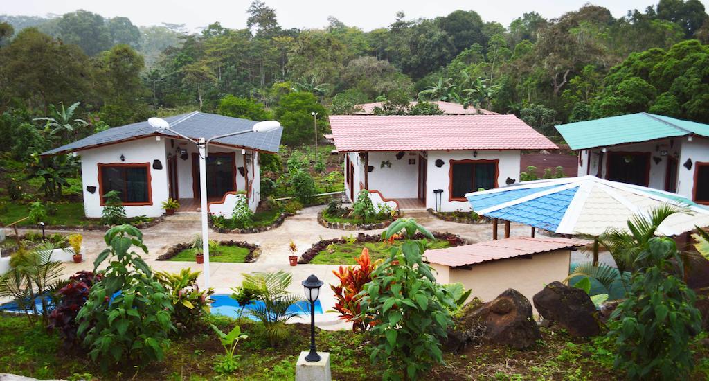 Piedras Blancas Lodge Puerto Ayora  Buitenkant foto