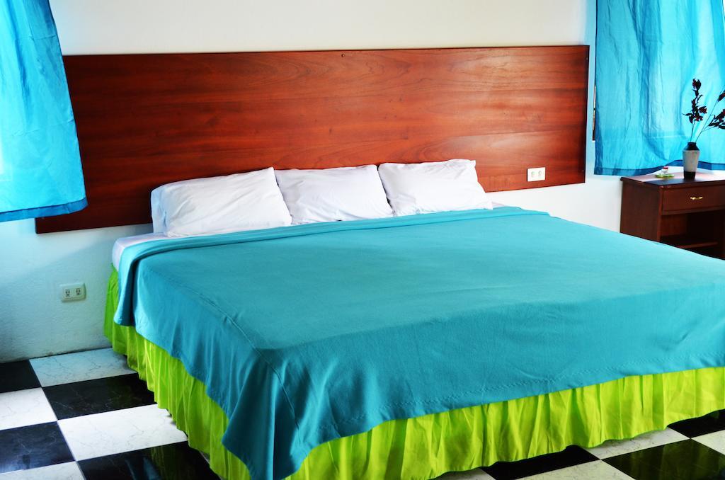 Piedras Blancas Lodge Puerto Ayora  Kamer foto
