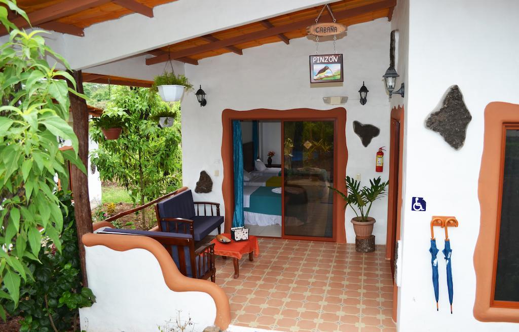 Piedras Blancas Lodge Puerto Ayora  Kamer foto