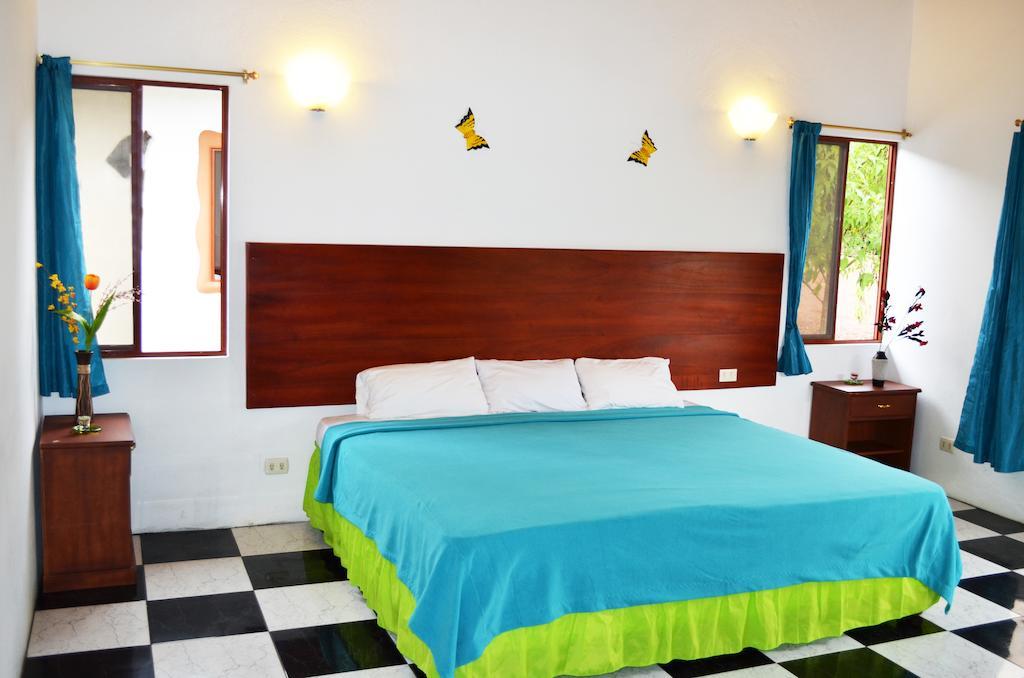 Piedras Blancas Lodge Puerto Ayora  Kamer foto