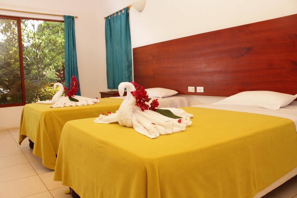 Piedras Blancas Lodge Puerto Ayora  Buitenkant foto