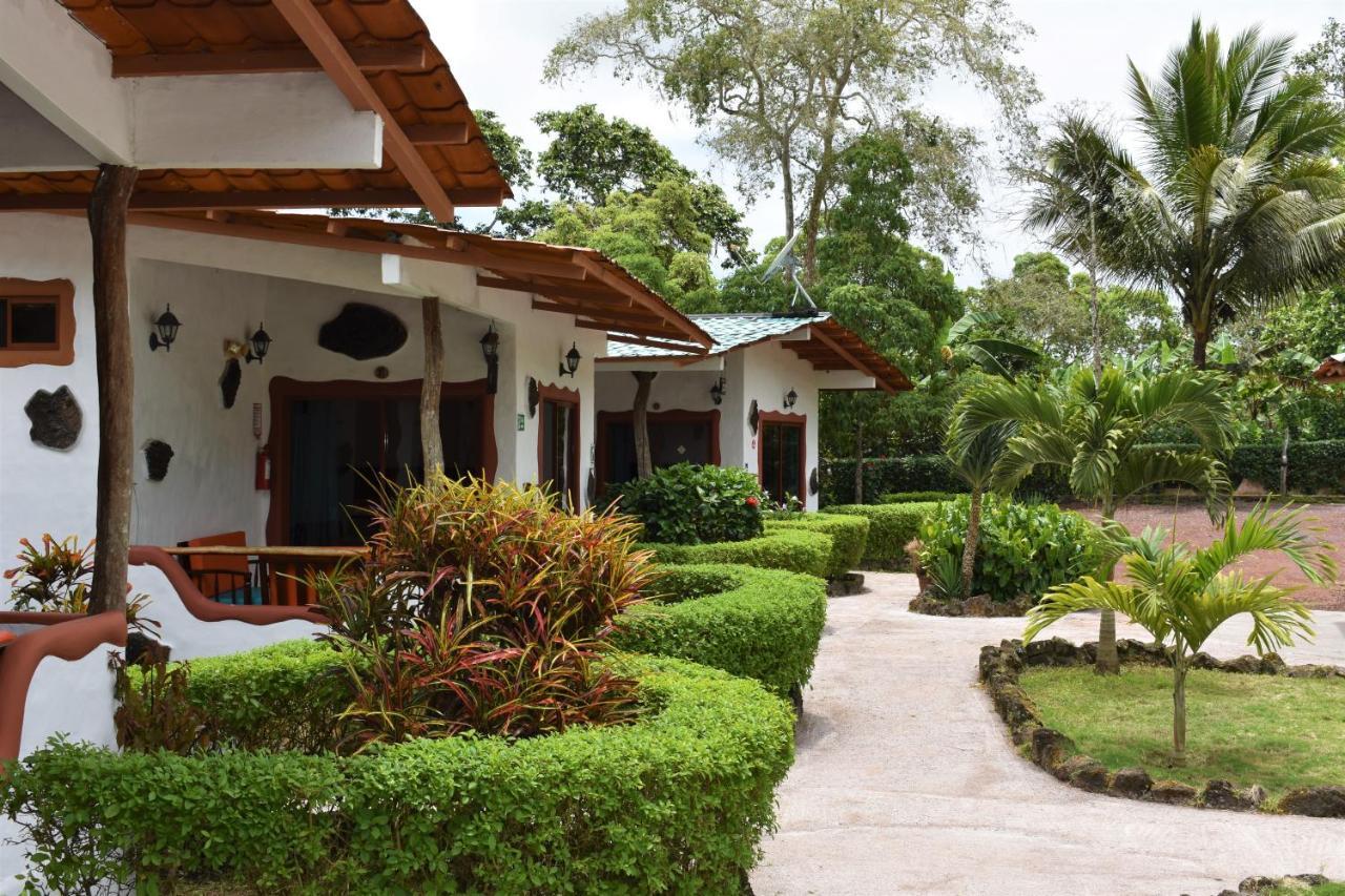 Piedras Blancas Lodge Puerto Ayora  Buitenkant foto