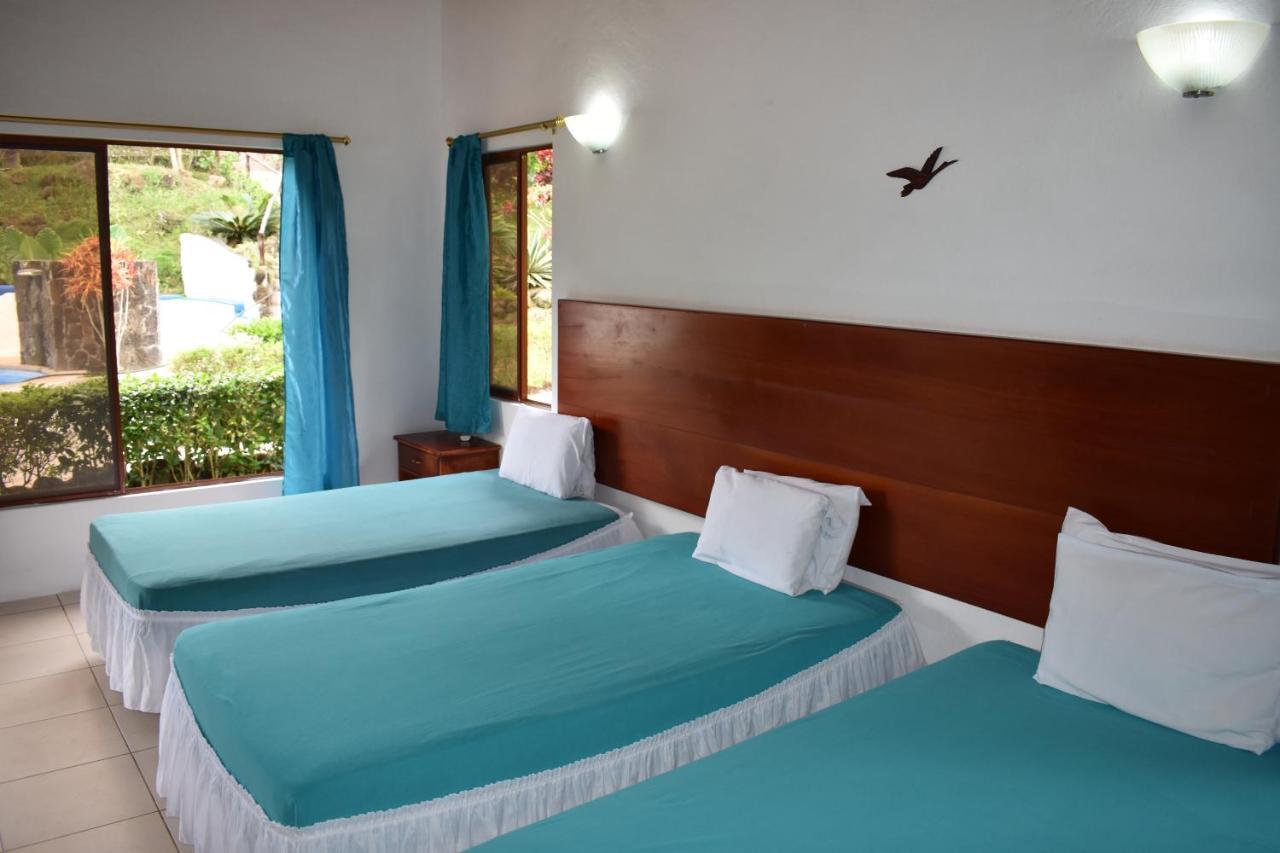 Piedras Blancas Lodge Puerto Ayora  Buitenkant foto