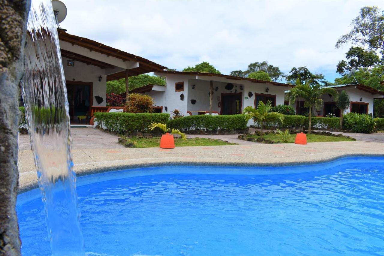 Piedras Blancas Lodge Puerto Ayora  Buitenkant foto